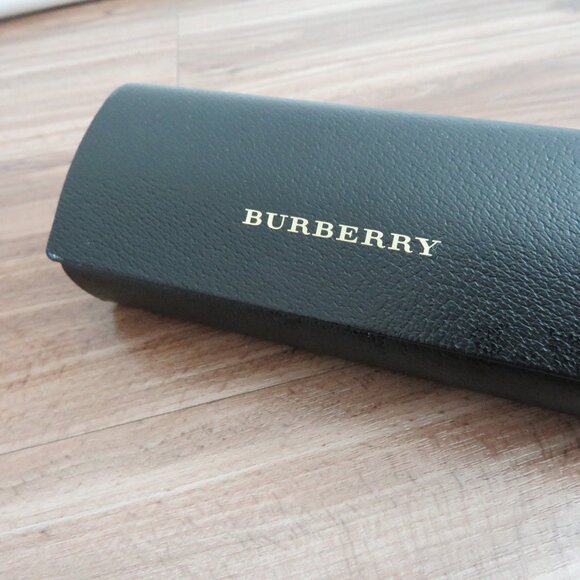 BURBERRY Magnetic Closure Hard Glasses Sunglasses Case - Picture 2 of 10